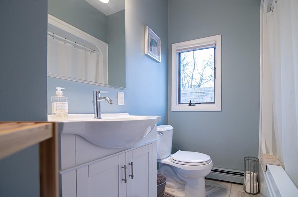 50 Tower Ave, East Providence RI  02914-3330 exterior