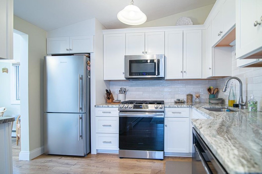 50 Tower Ave, East Providence RI  02914-3330 exterior