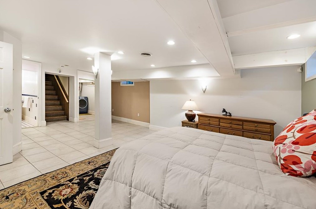 32 Kenilworth Way, Pawtucket RI  02860-5608 exterior