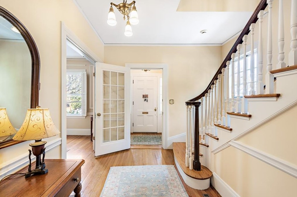 32 Kenilworth Way, Pawtucket RI  02860-5608 exterior