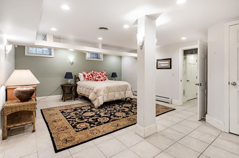 32 Kenilworth Way, Pawtucket RI  02860-5608 exterior