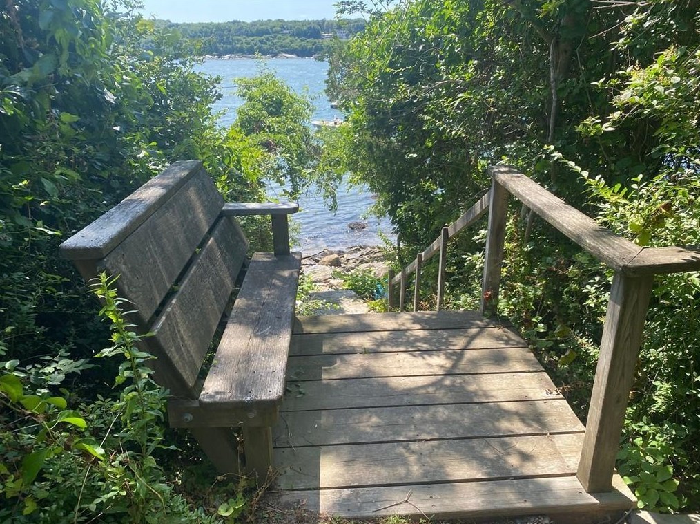 75 Blueberry Ln, Jamestown RI 02835-2901 exterior