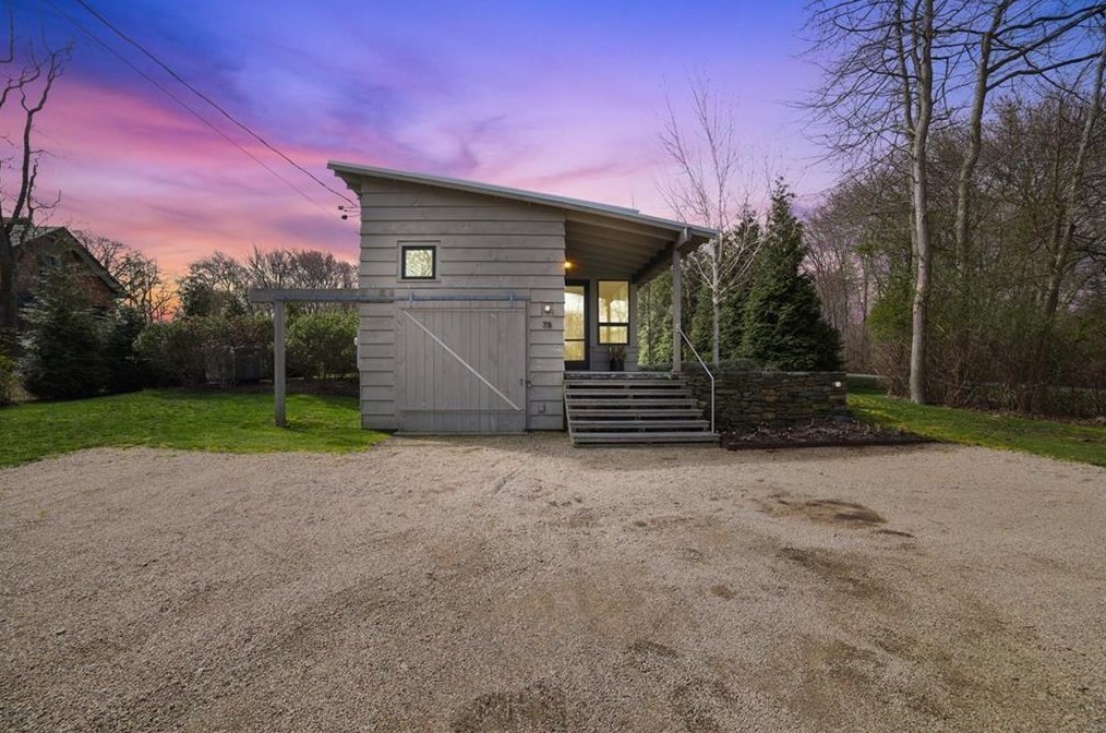 75 Blueberry Ln, Jamestown RI 02835-2901 exterior