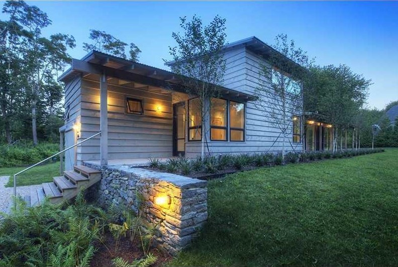 75 Blueberry Ln, Jamestown RI 02835-2901 exterior