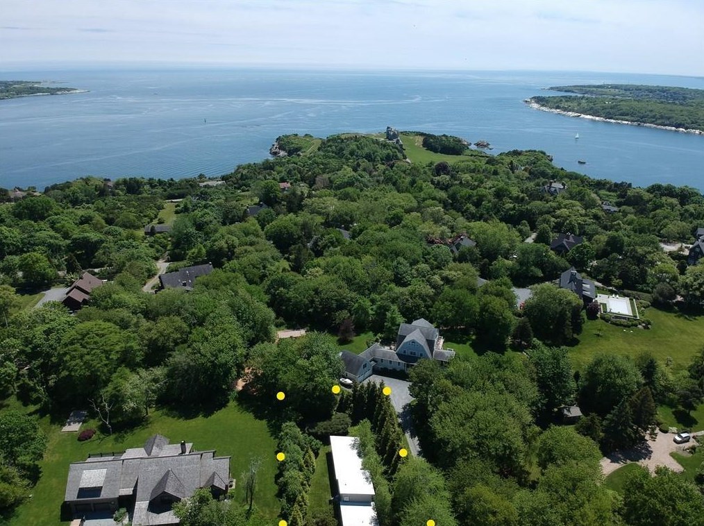 75 Blueberry Ln, Jamestown RI 02835-2901 exterior