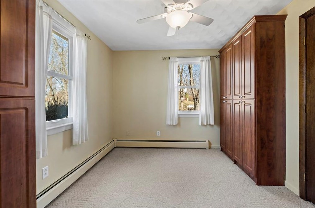 1 Meeting House Rd, Lincoln RI  02865-3806 exterior