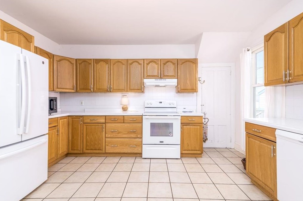 5 Columbia Ave, Jamestown RI  02835-1307 exterior