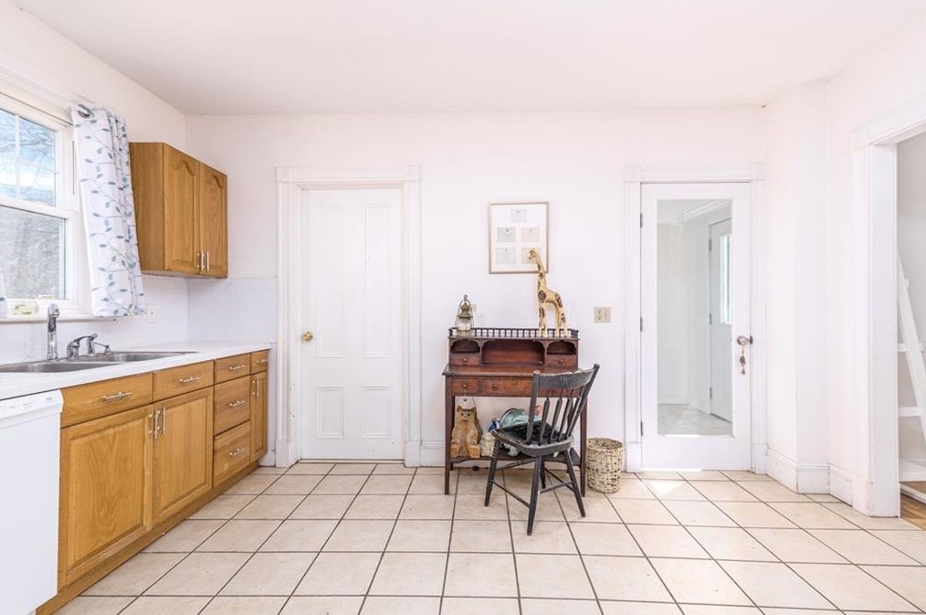 5 Columbia Ave, Jamestown RI  02835-1307 exterior