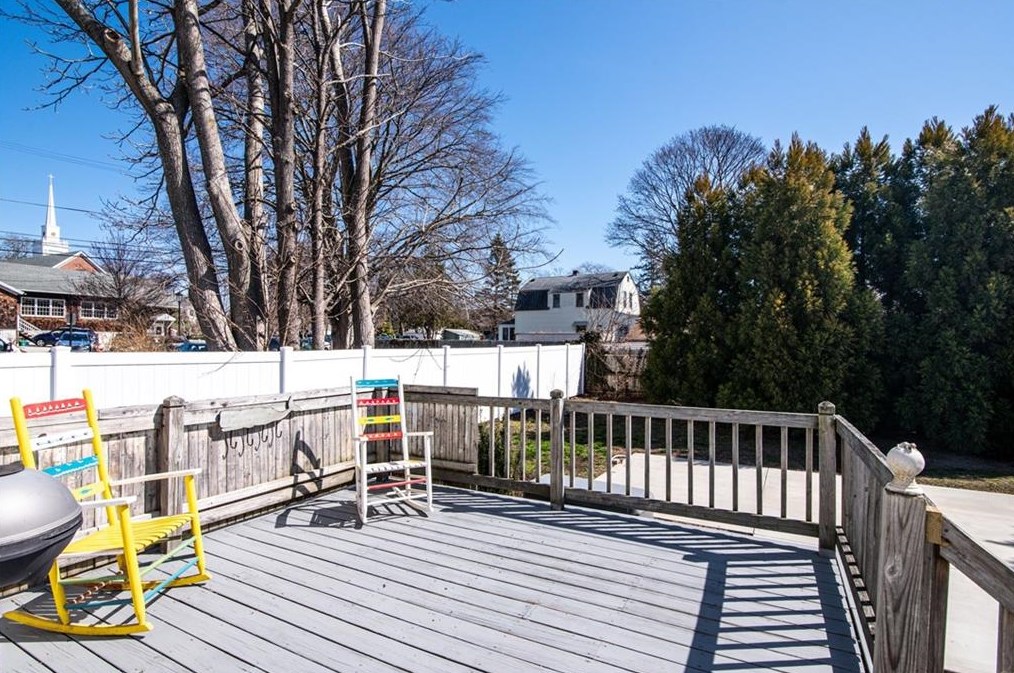 5 Columbia Ave, Jamestown RI  02835-1307 exterior