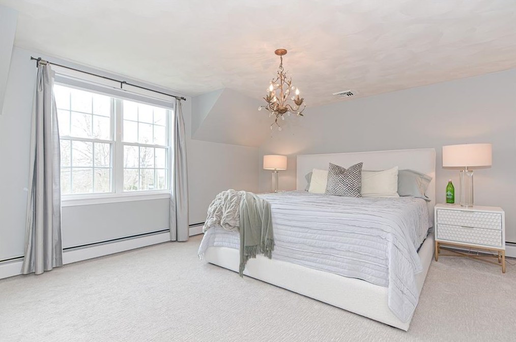 107 Woodlawn Ave, Bristol RI  02809-3016 exterior