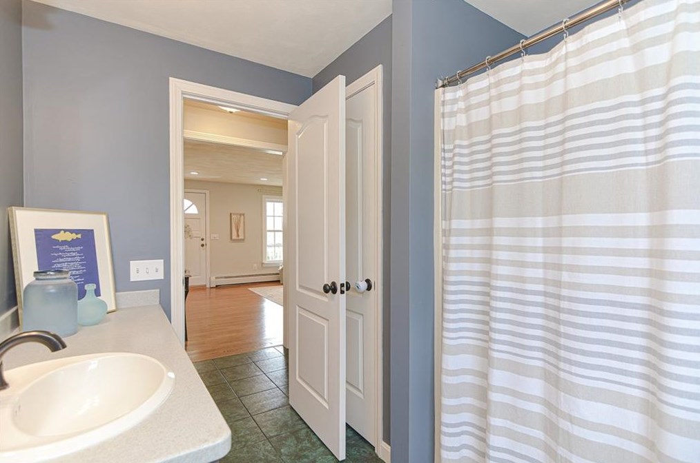 107 Woodlawn Ave, Bristol RI  02809-3016 exterior