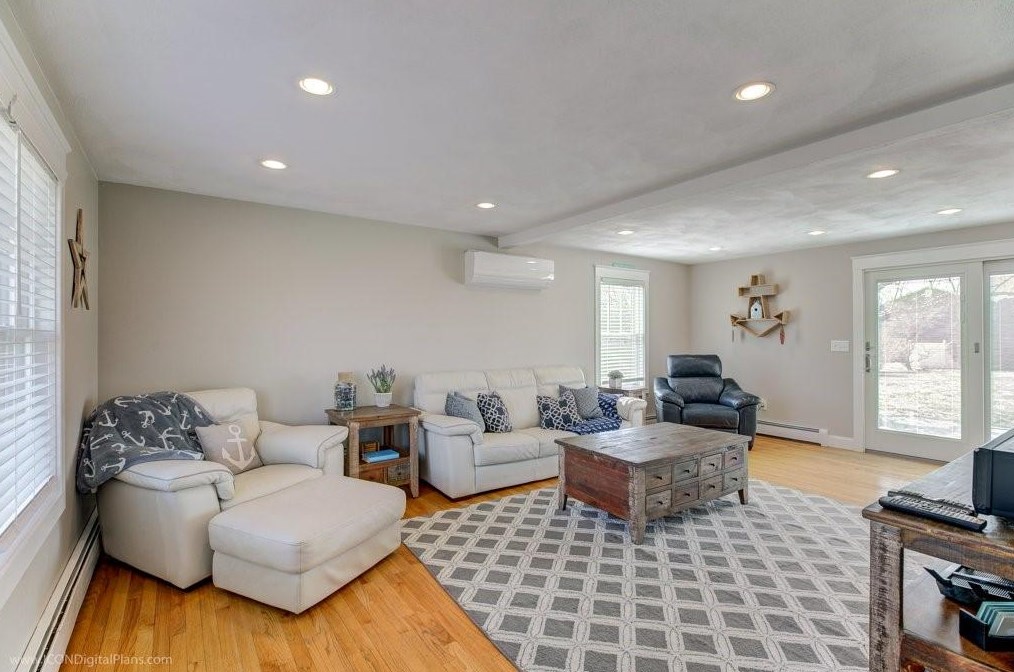 9 Hicks Ln, Portsmouth RI  02871-1971 exterior