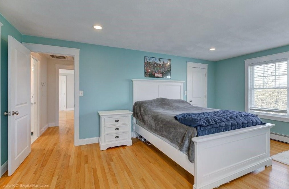 9 Hicks Ln, Portsmouth RI  02871-1971 exterior