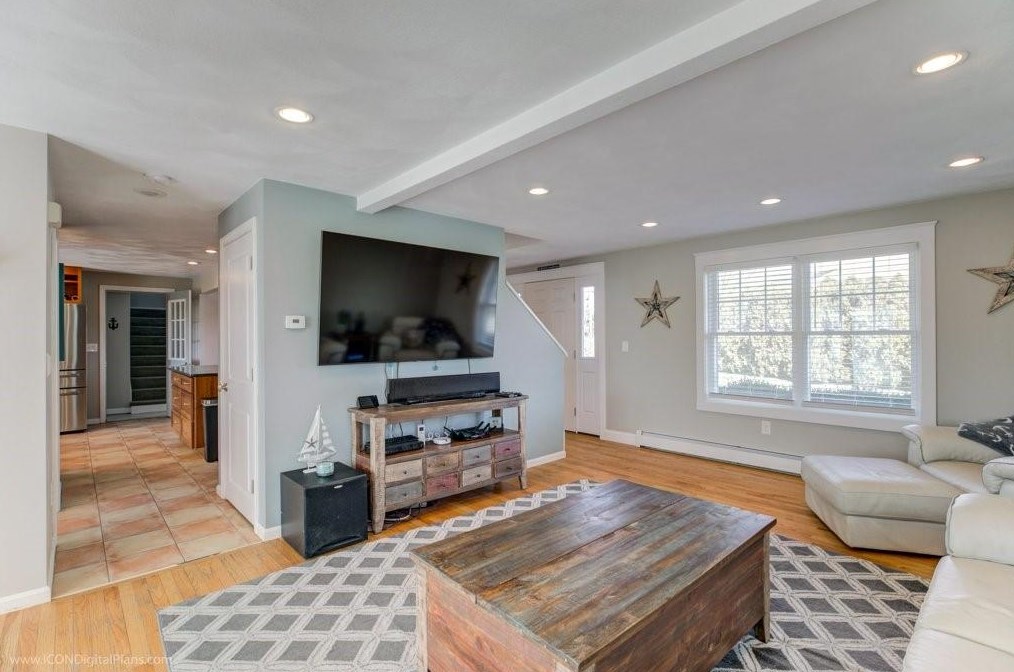 9 Hicks Ln, Portsmouth RI  02871-1971 exterior