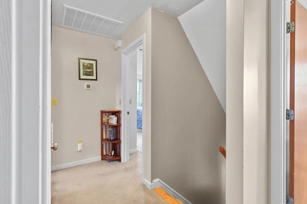 38 Passage Dr, Portsmouth RI  02871-1358 exterior