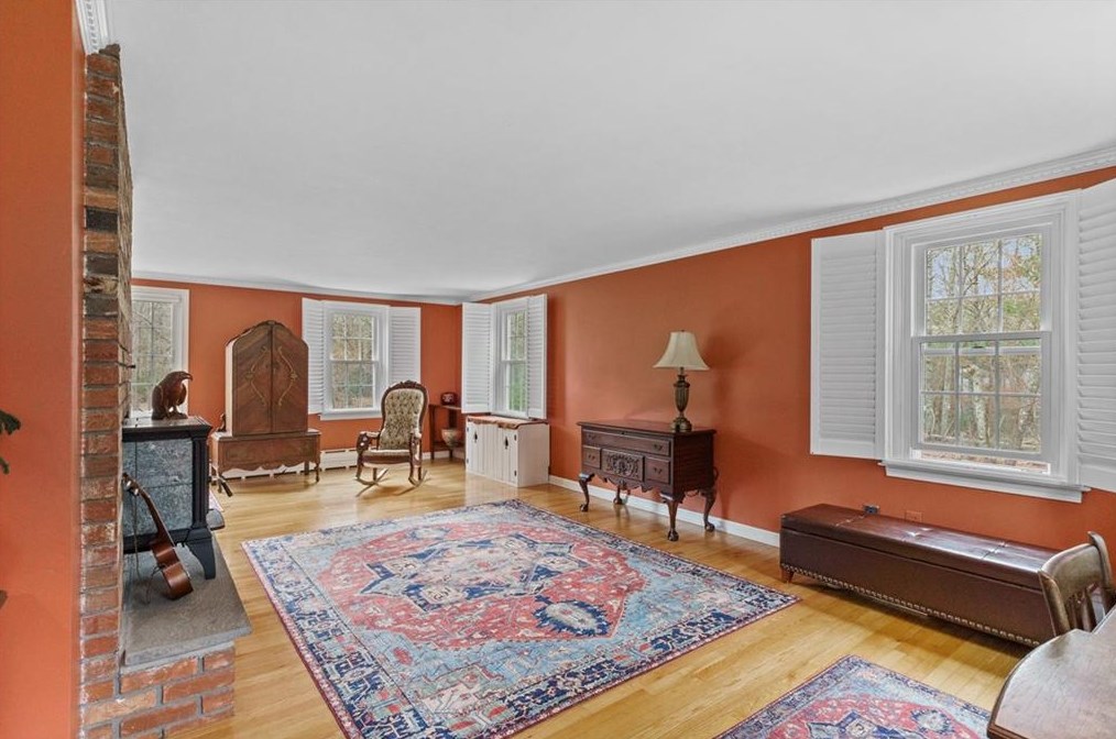 198 Richmond Townhouse Rd, Richmond RI  02812-1038 exterior