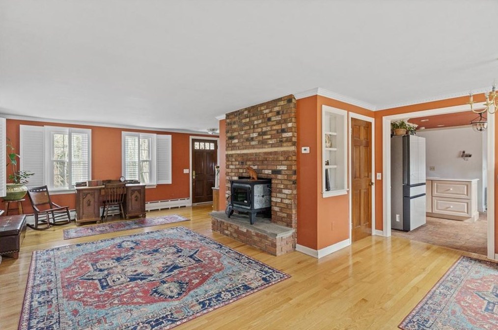 198 Richmond Townhouse Rd, Richmond RI  02812-1038 exterior