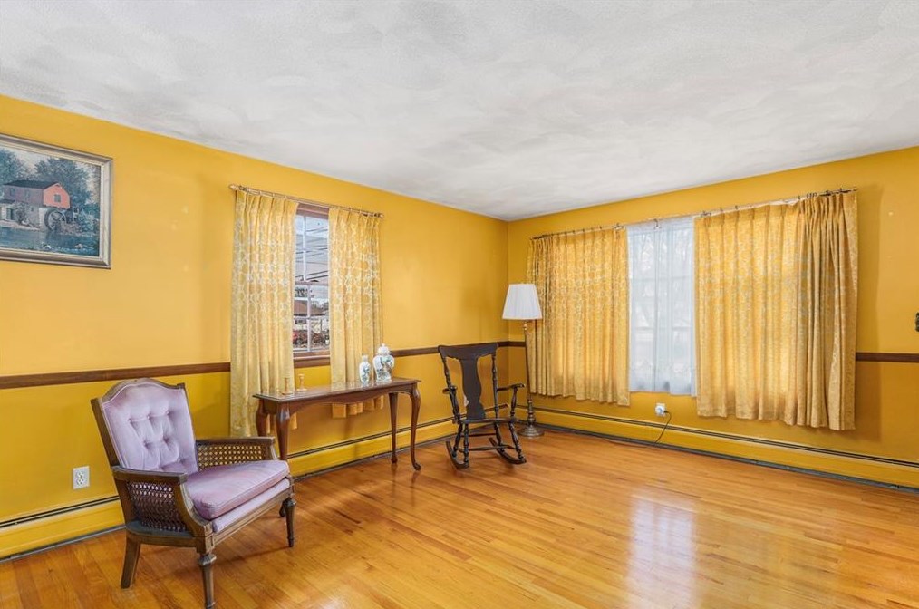 765 Willett Ave, East Providence RI  02915-2621 exterior