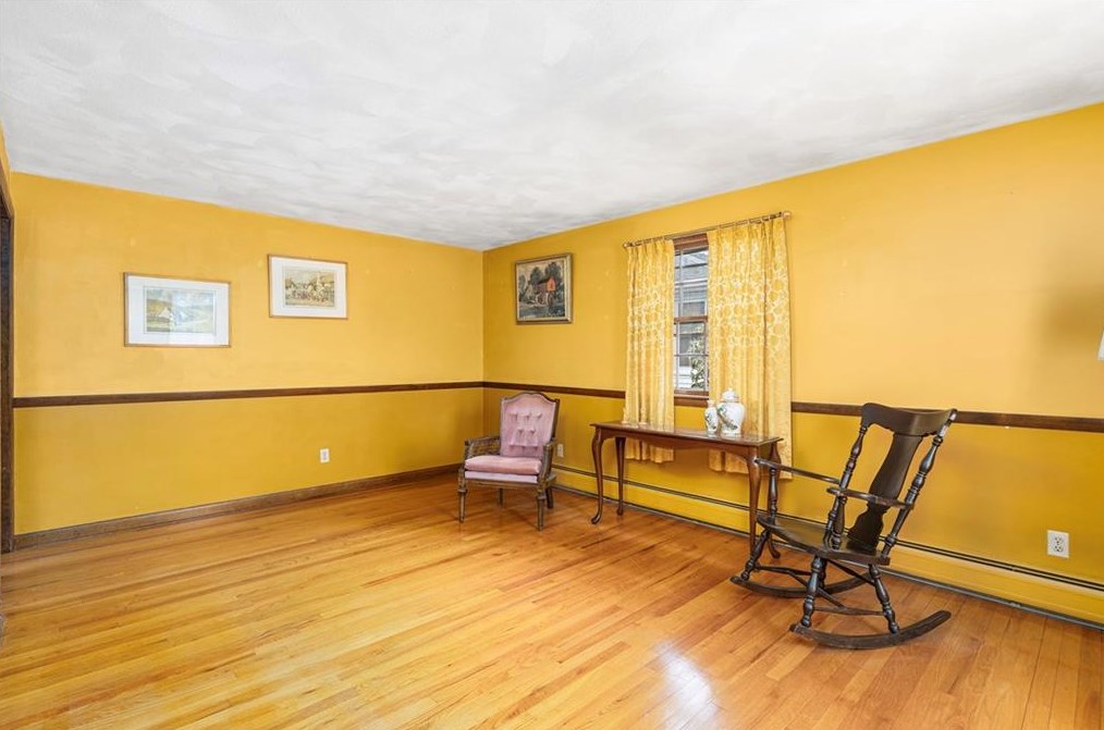 765 Willett Ave, East Providence RI  02915-2621 exterior