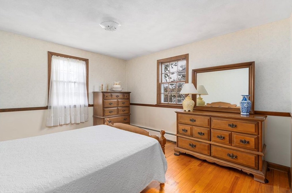 765 Willett Ave, East Providence RI  02915-2621 exterior