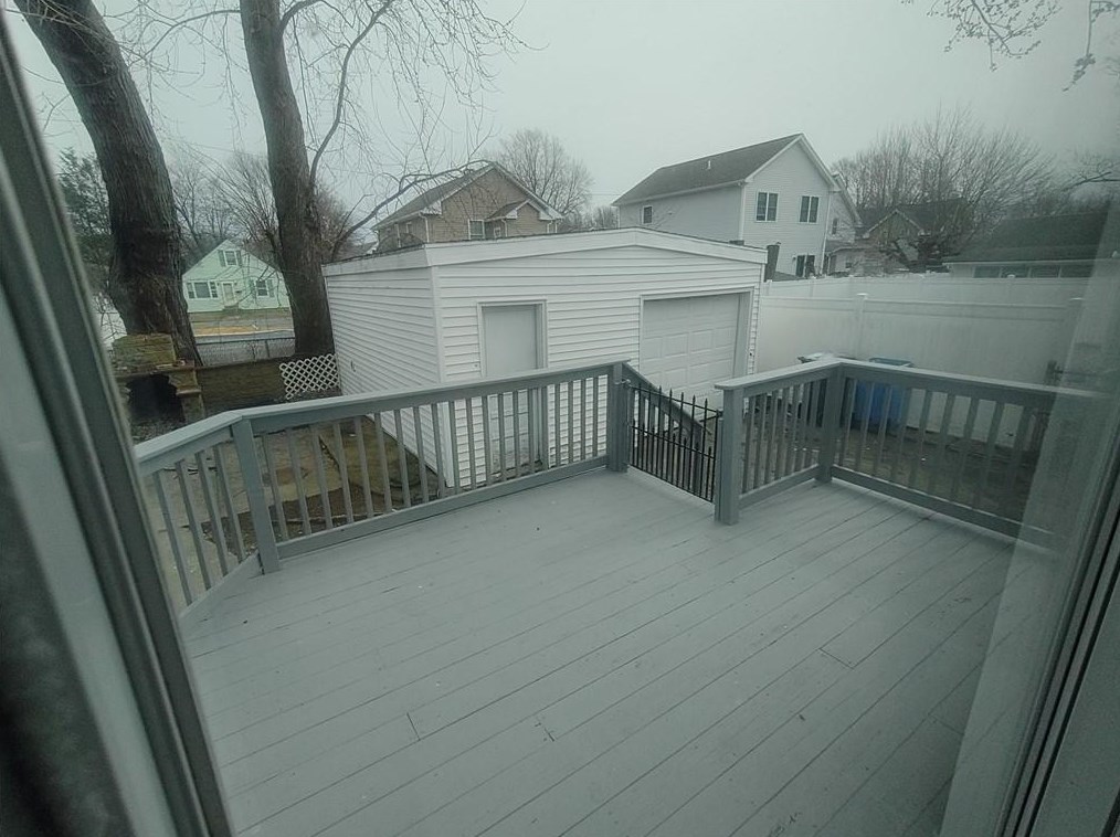 33 Princess Ave, Cranston RI  02920-6705 exterior
