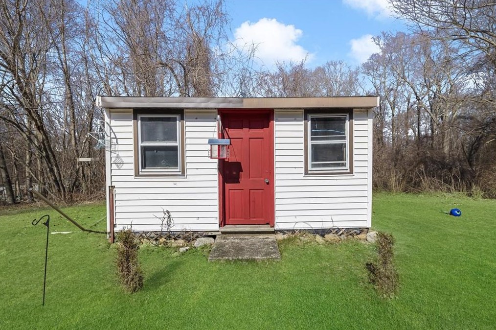 840 Eddie Dowling Hwy, North Smithfield RI  02896-8209 exterior