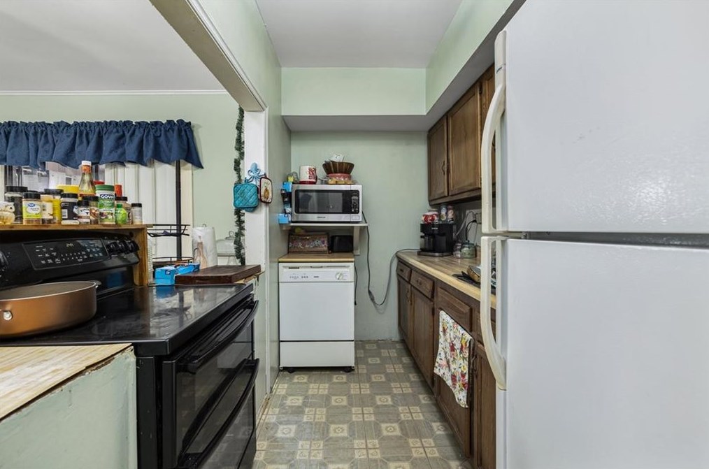 840 Eddie Dowling Hwy, North Smithfield RI  02896-8209 exterior
