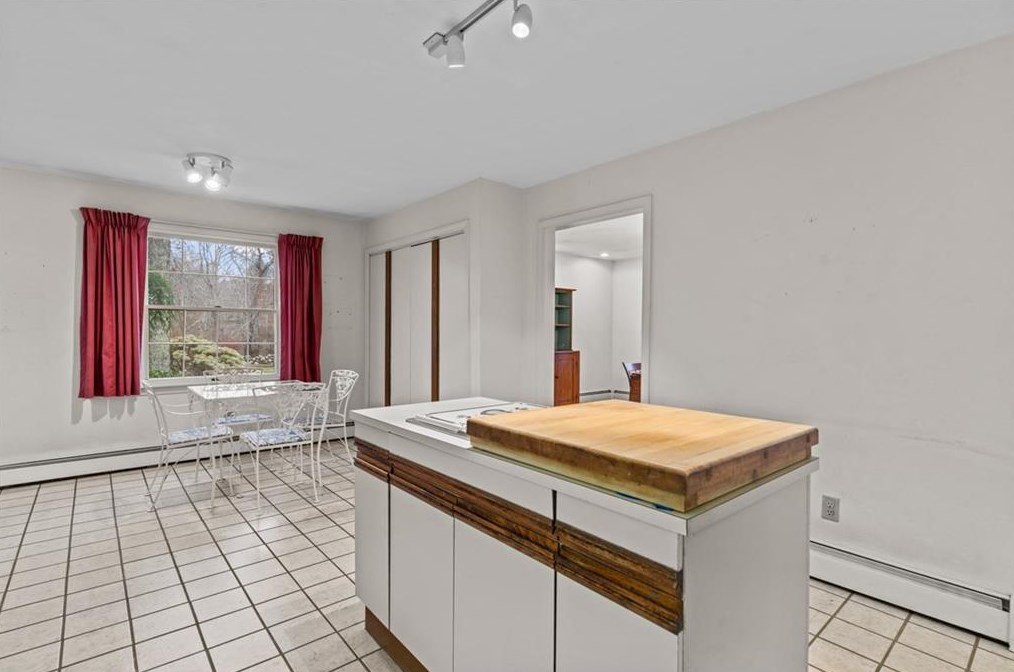 175 Woodville Alton Rd, Richmond RI  02832-2421 exterior