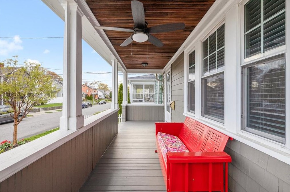 95 Oakland Ave, Cranston RI  02910-4514 exterior