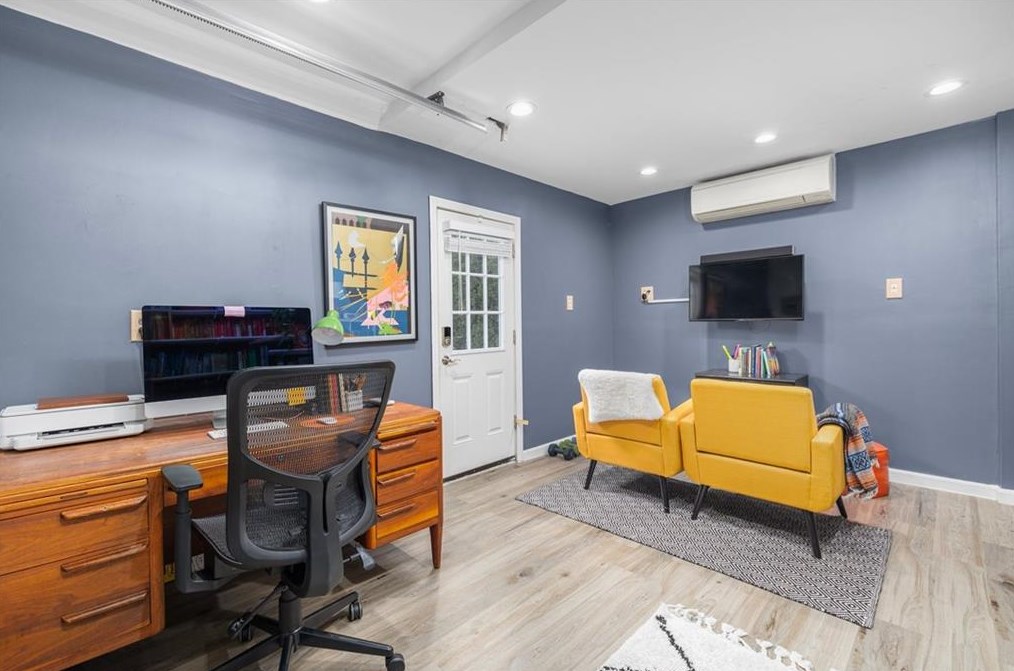 95 Oakland Ave, Cranston RI  02910-4514 exterior