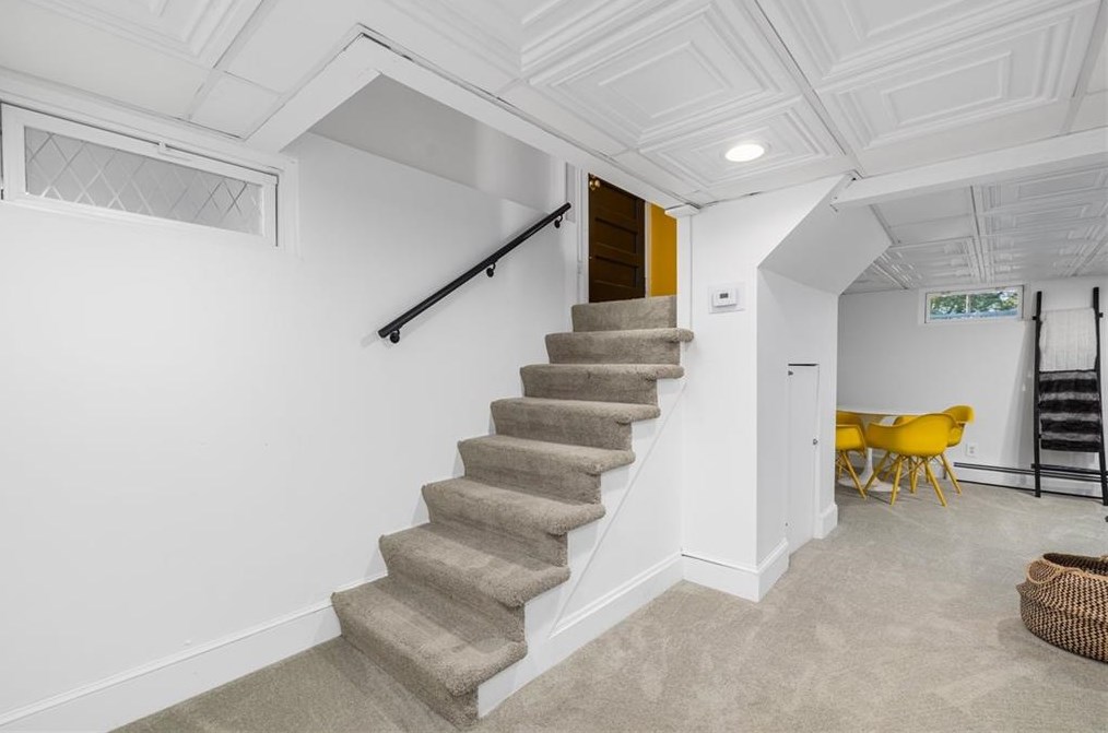 95 Oakland Ave, Cranston RI  02910-4514 exterior