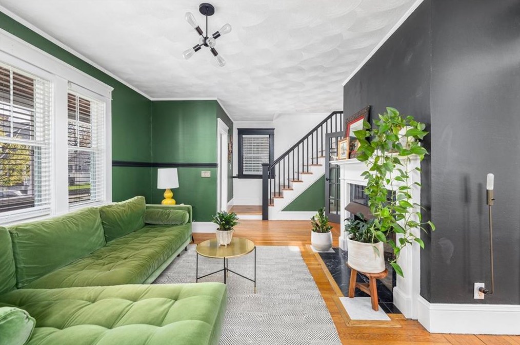 95 Oakland Ave, Cranston RI  02910-4514 exterior