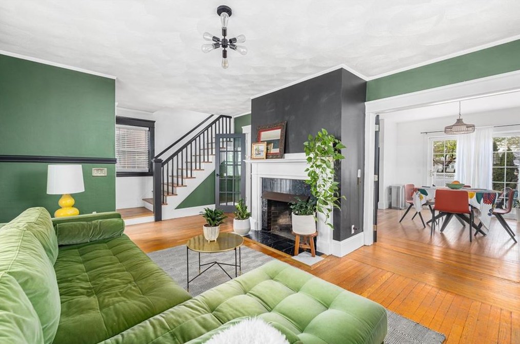 95 Oakland Ave, Cranston RI  02910-4514 exterior