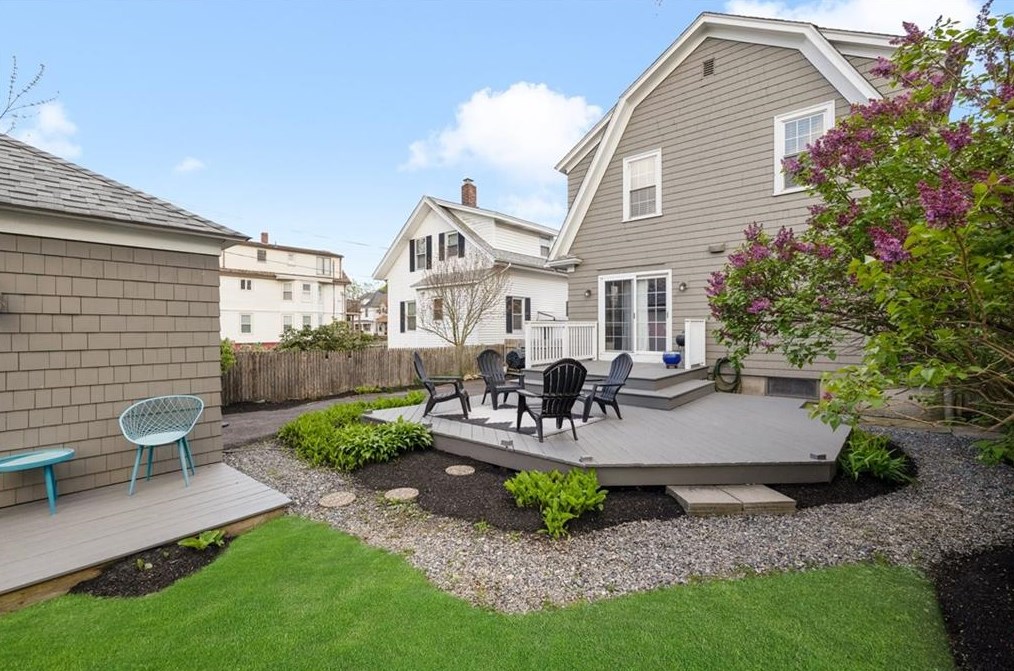 95 Oakland Ave, Cranston RI  02910-4514 exterior