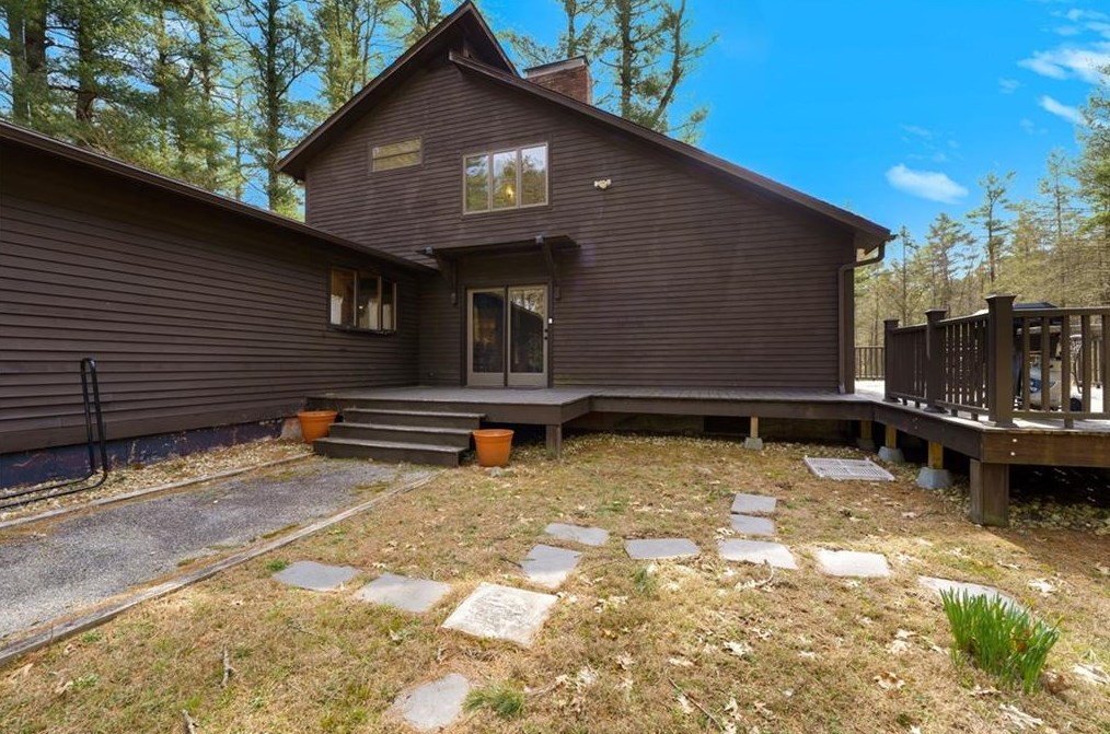 100 Foster Center Rd, Scituate RI  02825-1327 exterior