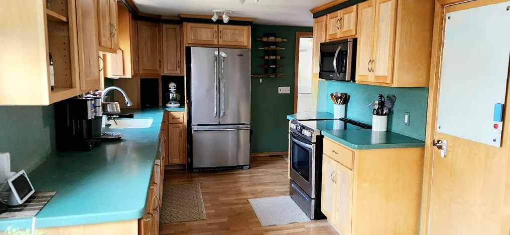 420 Auburn St, Cranston RI  02910-4403 exterior
