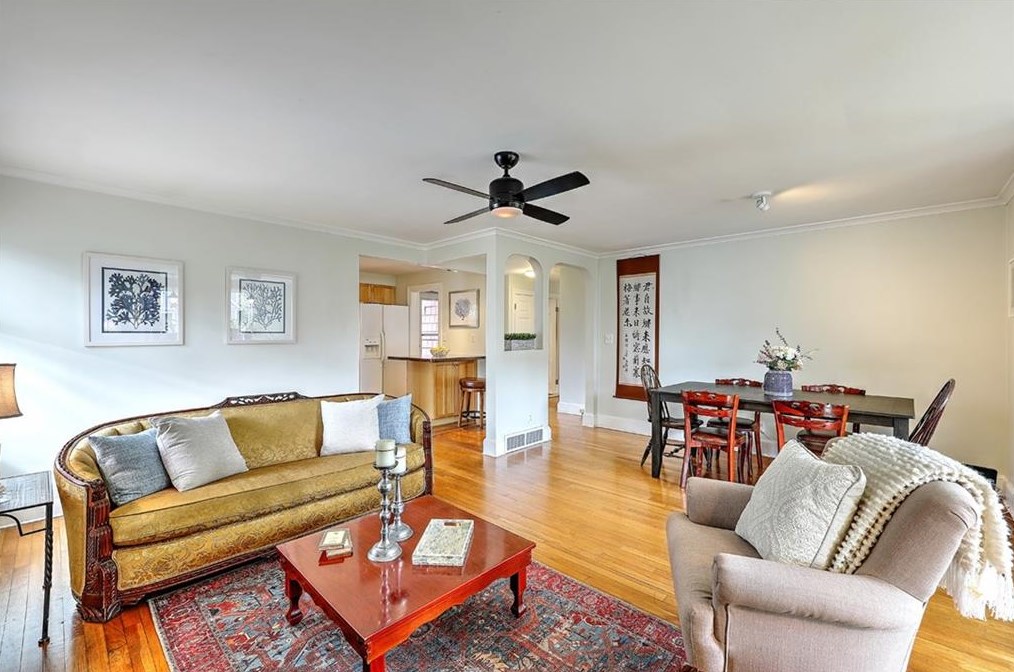 2 Milton Rd, Barrington RI  02806-1102 exterior