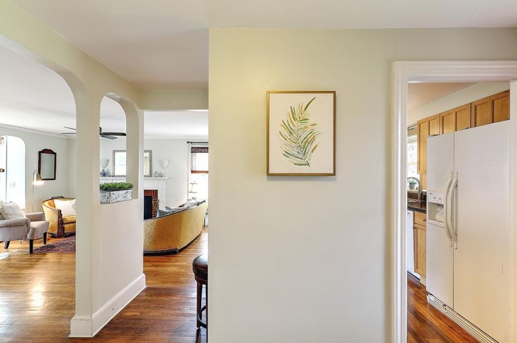 2 Milton Rd, Barrington RI  02806-1102 exterior