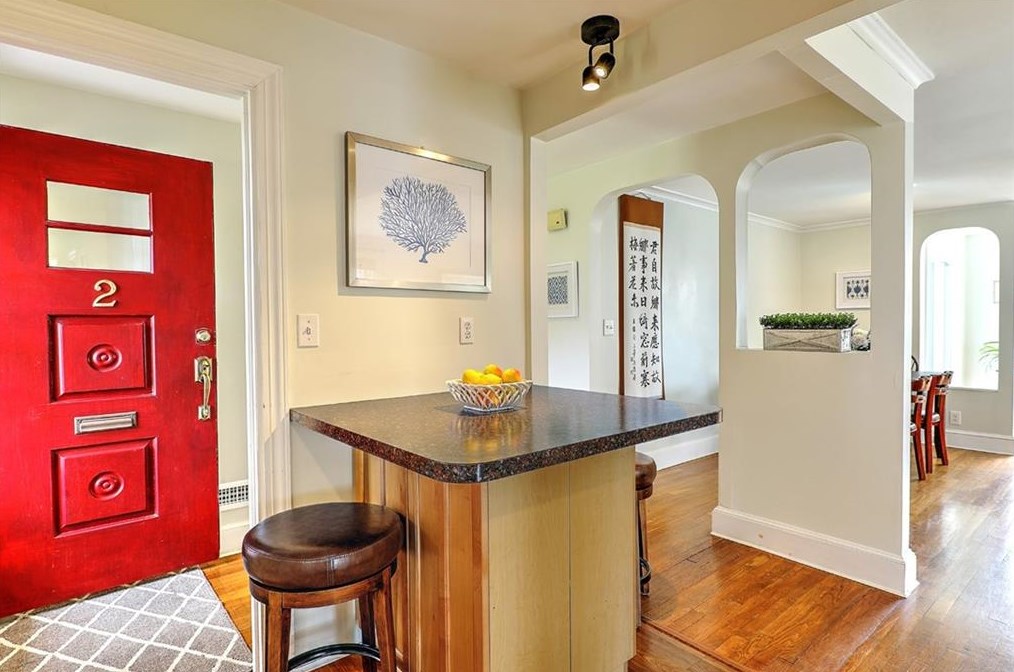 2 Milton Rd, Barrington RI  02806-1102 exterior