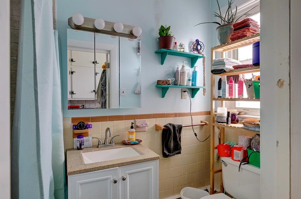 37 Prospect St, Bristol RI 02809-3134 exterior