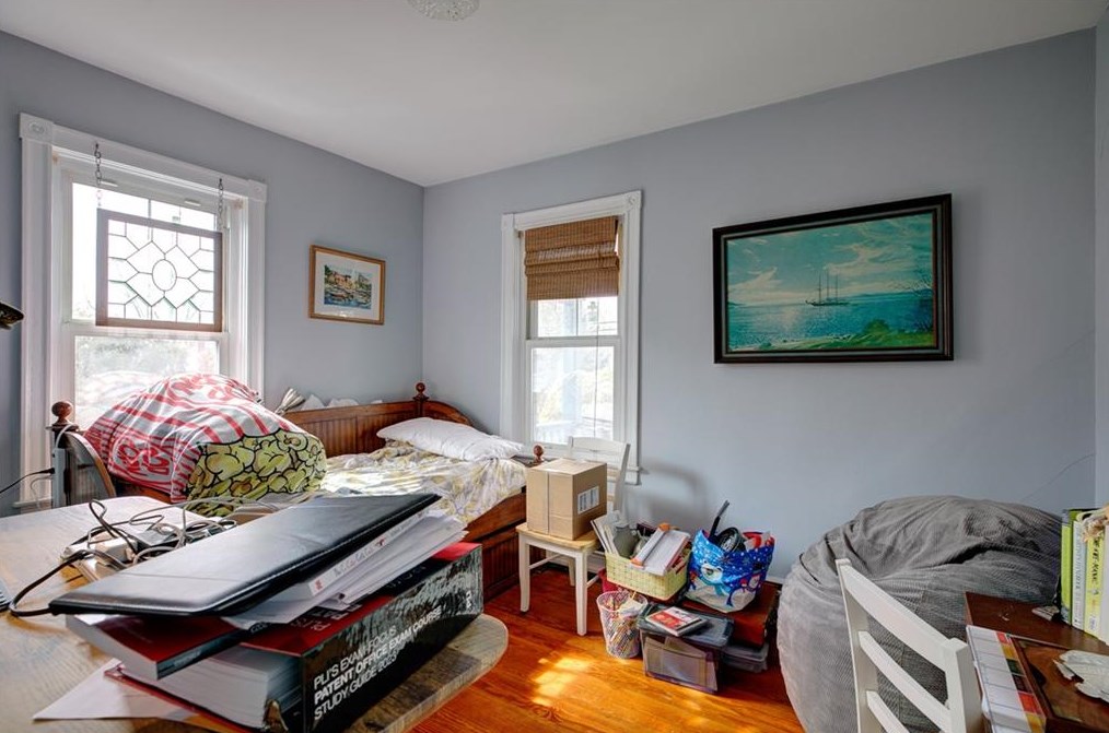 37 Prospect St, Bristol RI 02809-3134 exterior