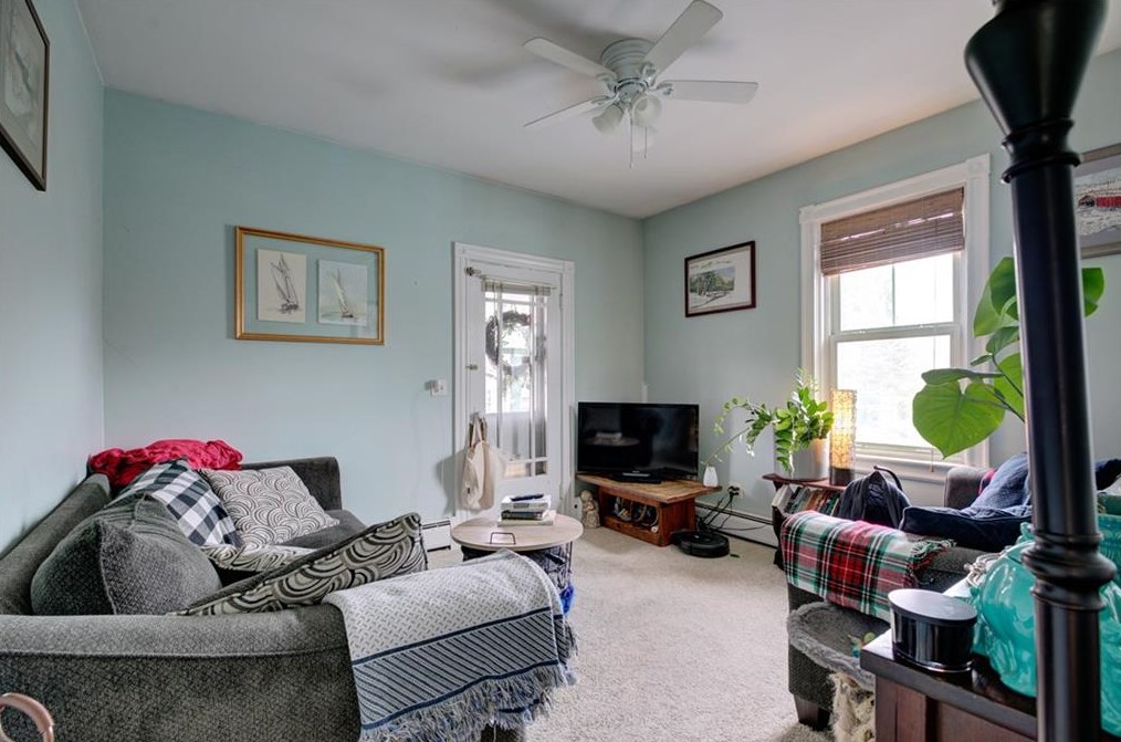 37 Prospect St, Bristol RI 02809-3134 exterior