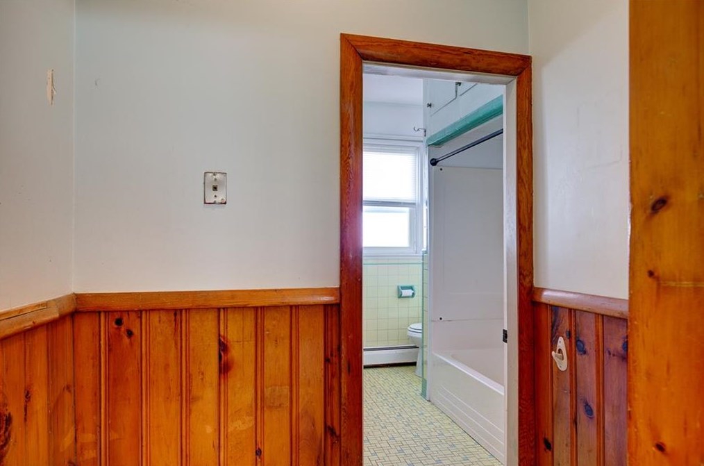 37 Prospect St, Bristol RI 02809-3134 exterior