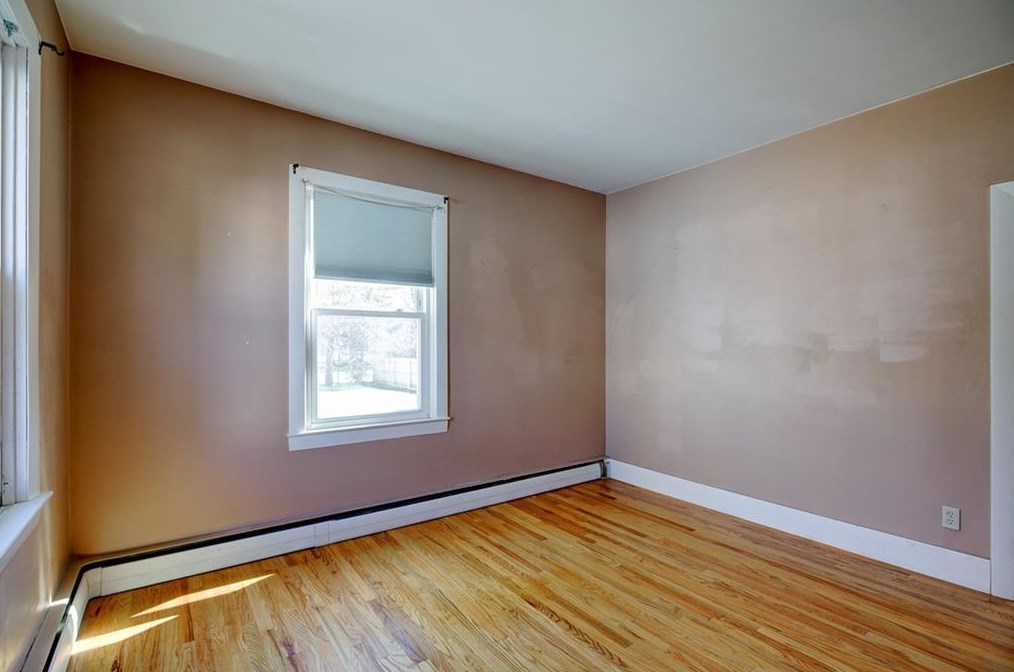 37 Prospect St, Bristol RI 02809-3134 exterior