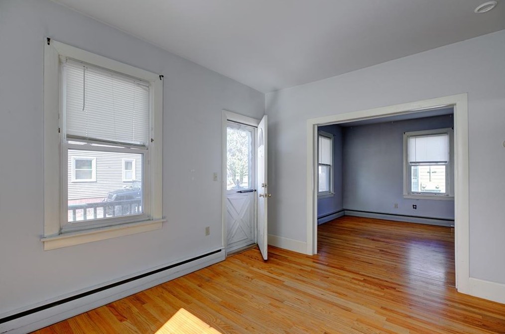 37 Prospect St, Bristol RI 02809-3134 exterior