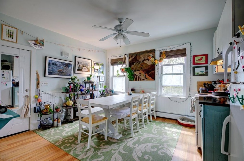 37 Prospect St, Bristol RI 02809-3134 exterior