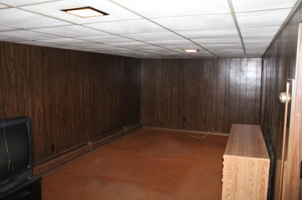 50 Harris Ave, West Warwick RI  02893-4505 exterior