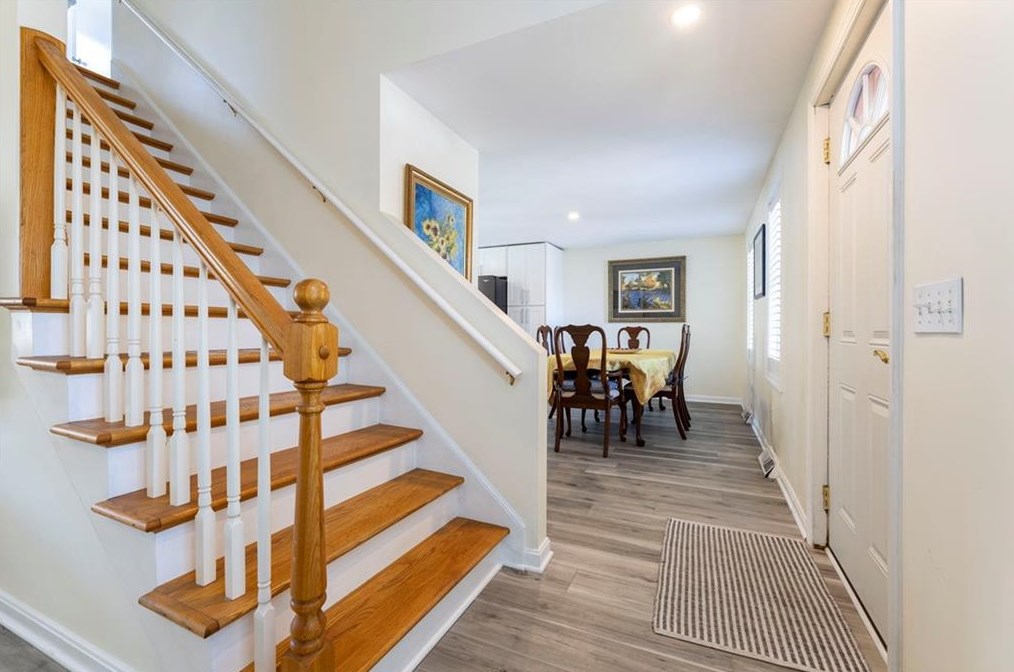 9 Ferry St, Jamestown RI  02835-2516 exterior