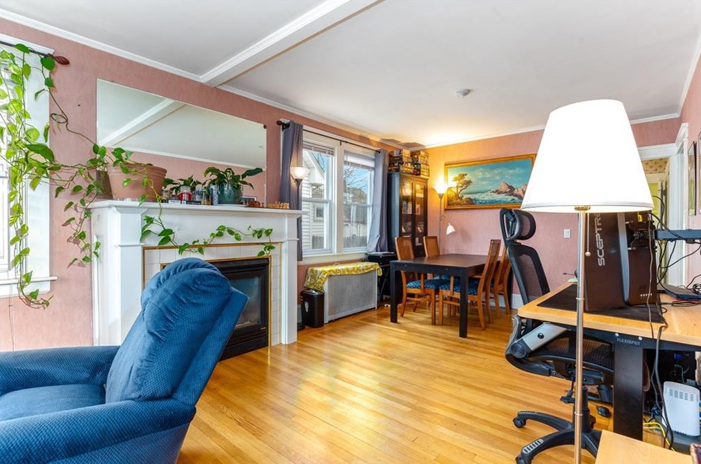 94 Lexington Ave, Cranston RI  02910-3310 exterior