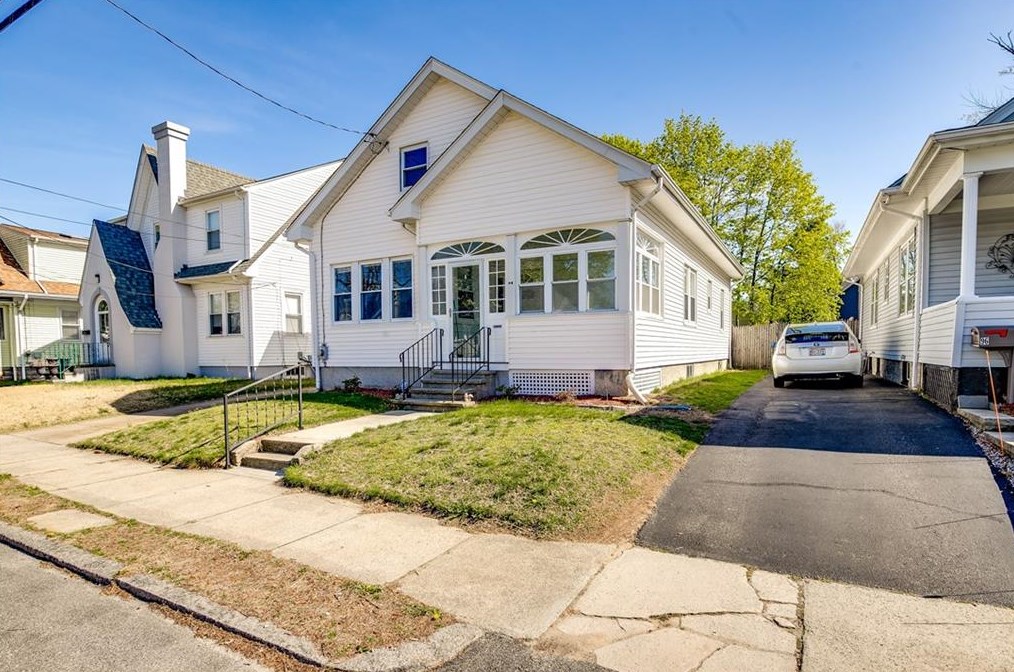 94 Lexington Ave, Cranston RI  02910-3310 exterior